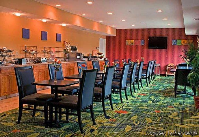 Fairfield Inn & Suites Hartford Manchester Restaurant bilde
